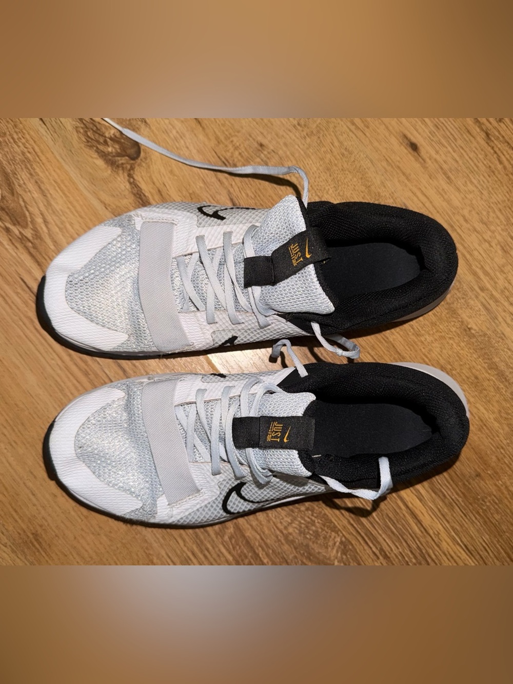 Nike White and Black Lightweight Training Sneakers - Picture 4 of 6